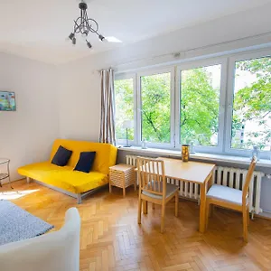 Apartament Hoza Str Apt. Great Location. Close To Everything., Warszawa